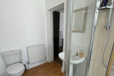 6 bed flat, 10 Lisson Grove, Mutley, Plymouth, PL47DN - Image 5